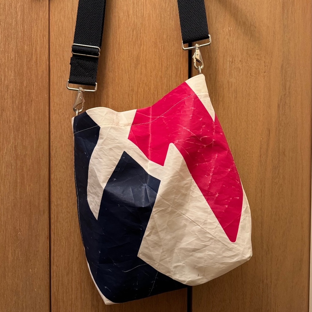 F2 Sail Crossbody Courier Bag
